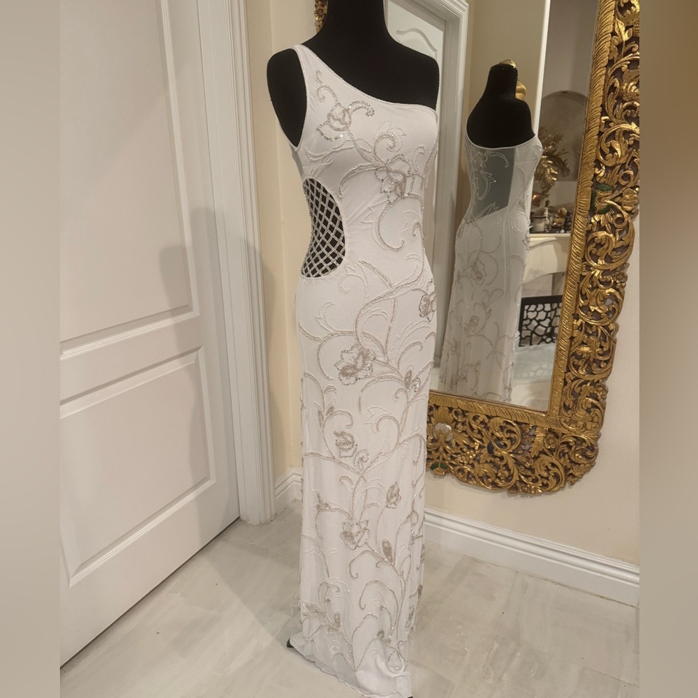 Elegant hand, beaded Attitudes‎ by Debra White Floral Maxi Dress